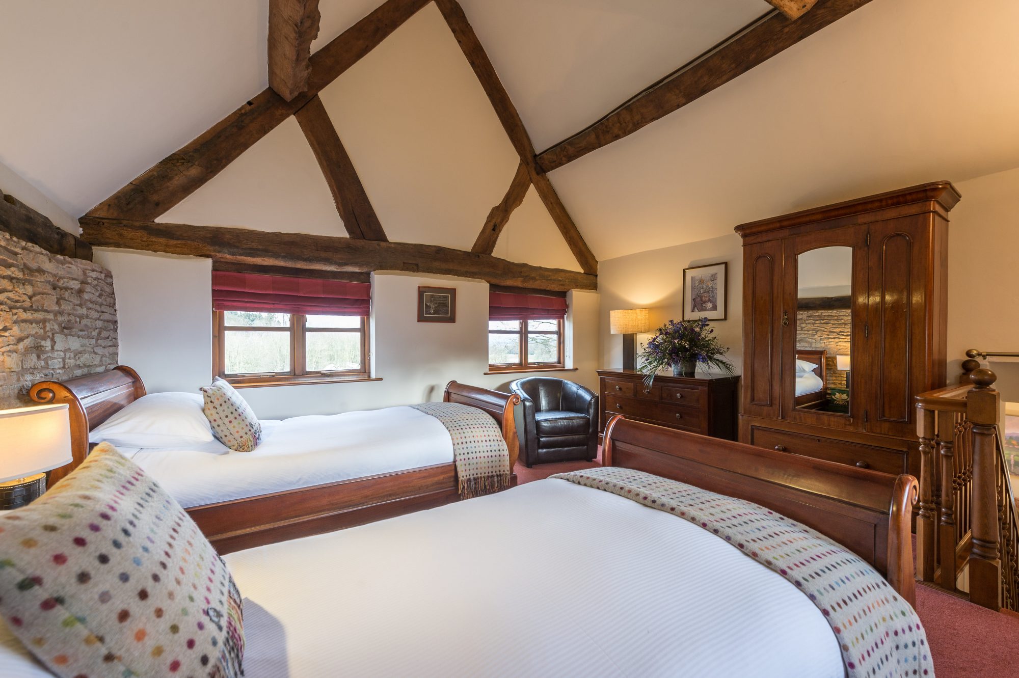 bedroom-high-ceiling2